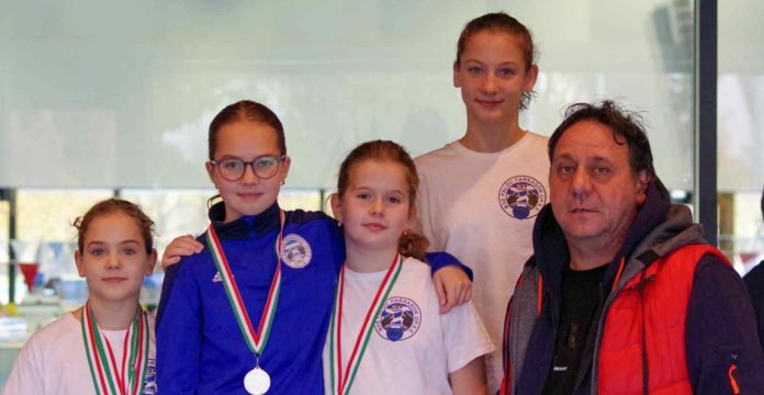 Újabb érmekkel gyarapodott a gyarmati úszók gyűjteménye4 (1)