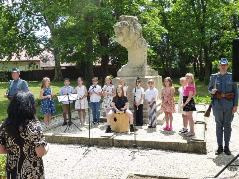 A Legbátrabb Város is fejet hajtott hőseink emléke előtt